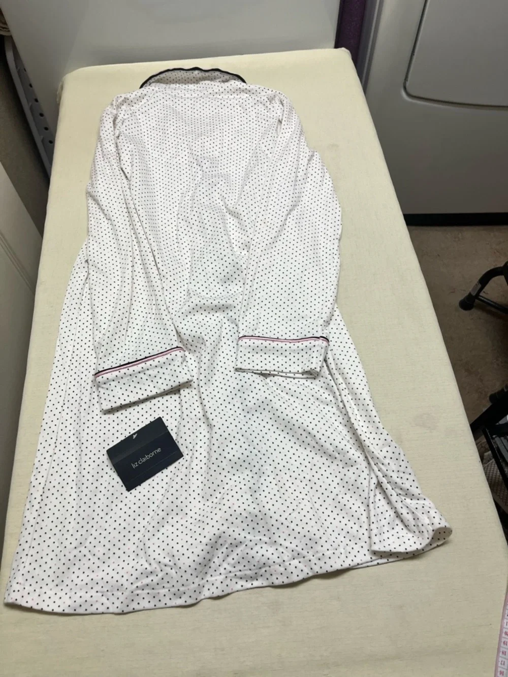 NWT Liz Claiborne M white polka dot button up sleep shirt